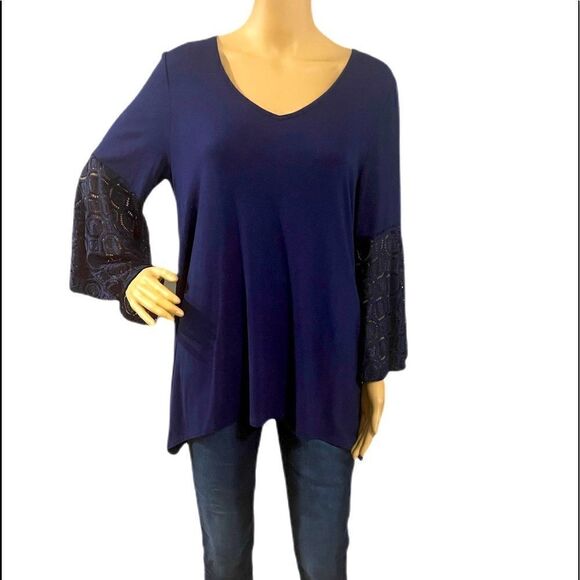 New Direction 🌷Top    - Picture 3 of 8